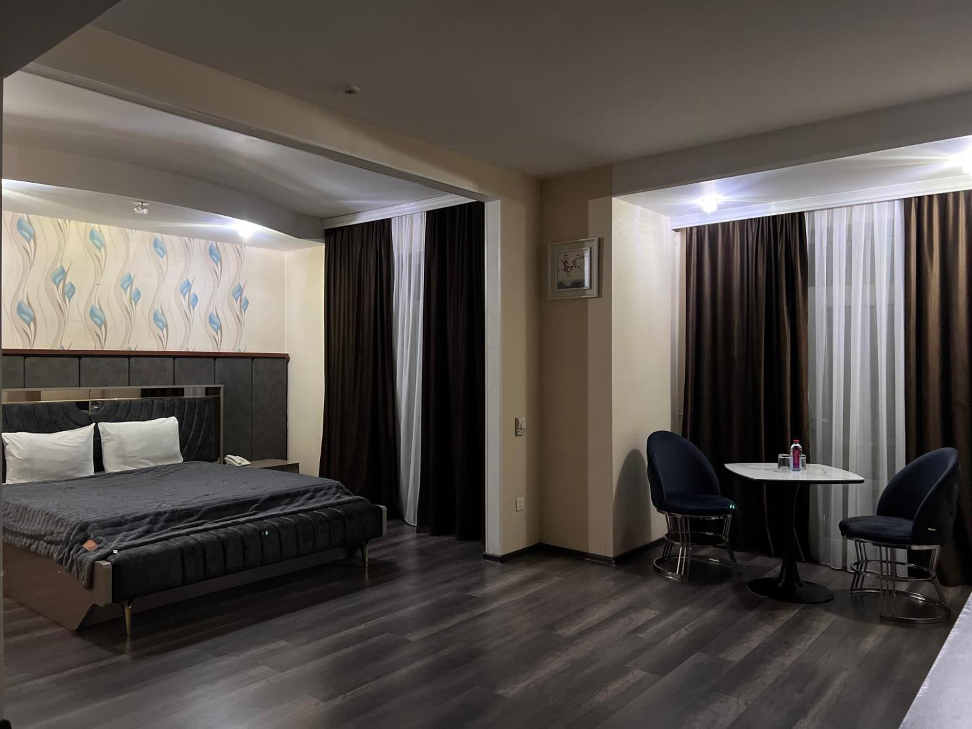Aef Hotel Baku Luaran gambar